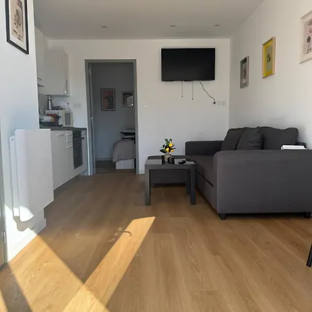 Chaleureux B شقة لا روش سور يو